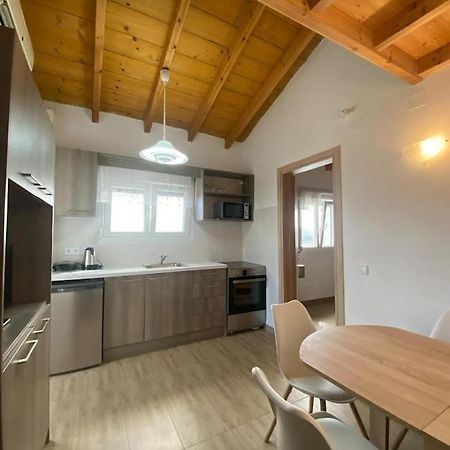 Theo Apartment Маратиас Екстериор снимка